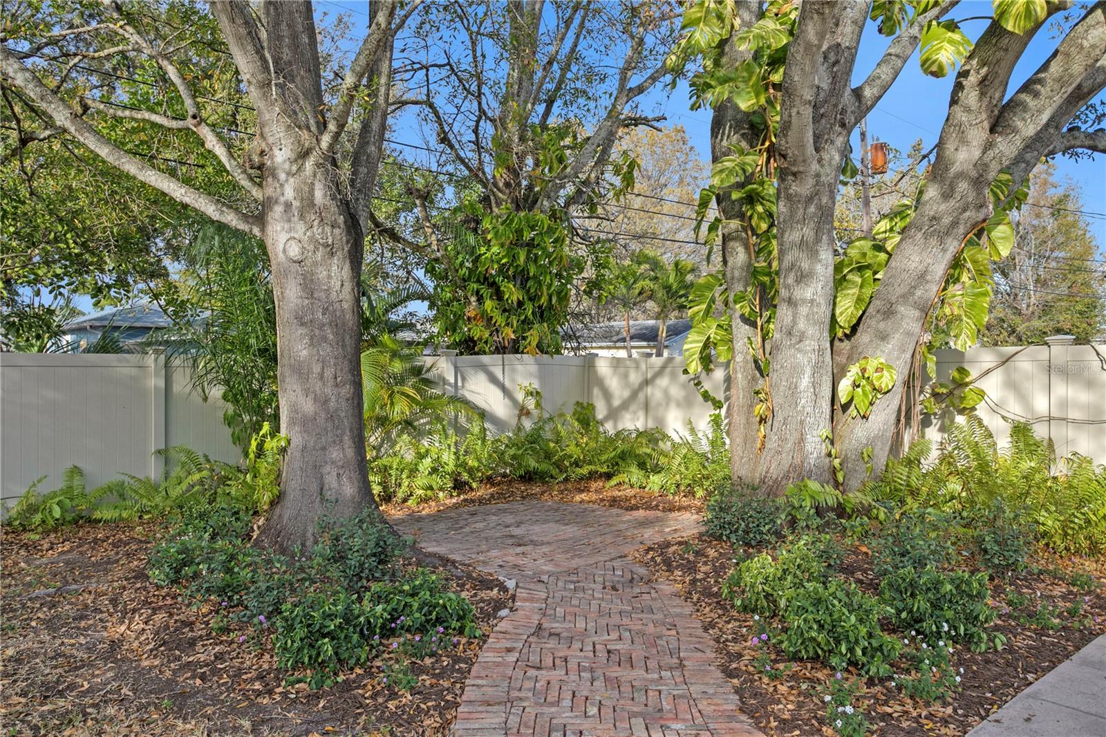 Image 28 of 44 For 761 42nd Avenue N