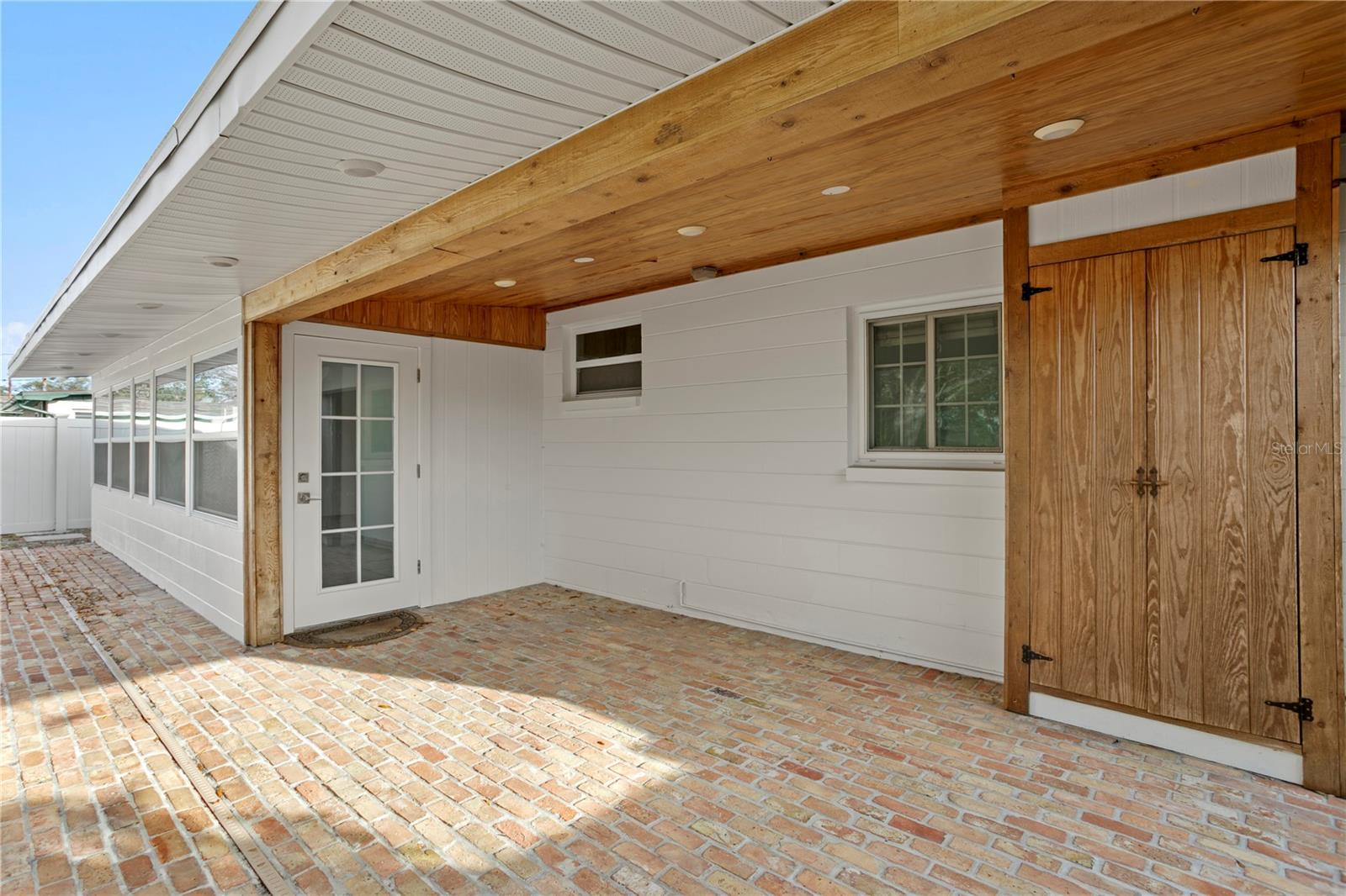 Image 35 of 44 For 761 42nd Avenue N