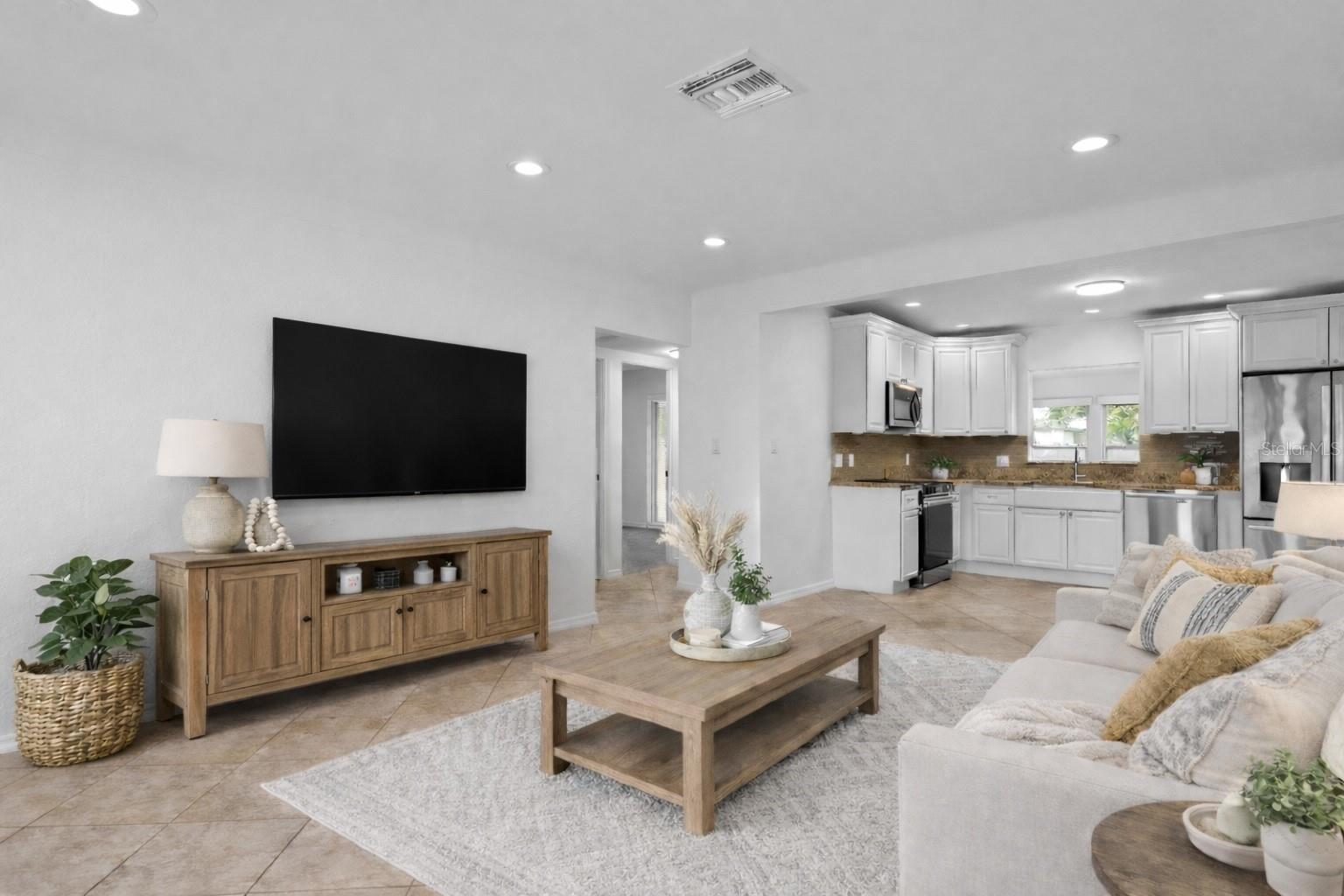 Image 7 of 44 For 761 42nd Avenue N