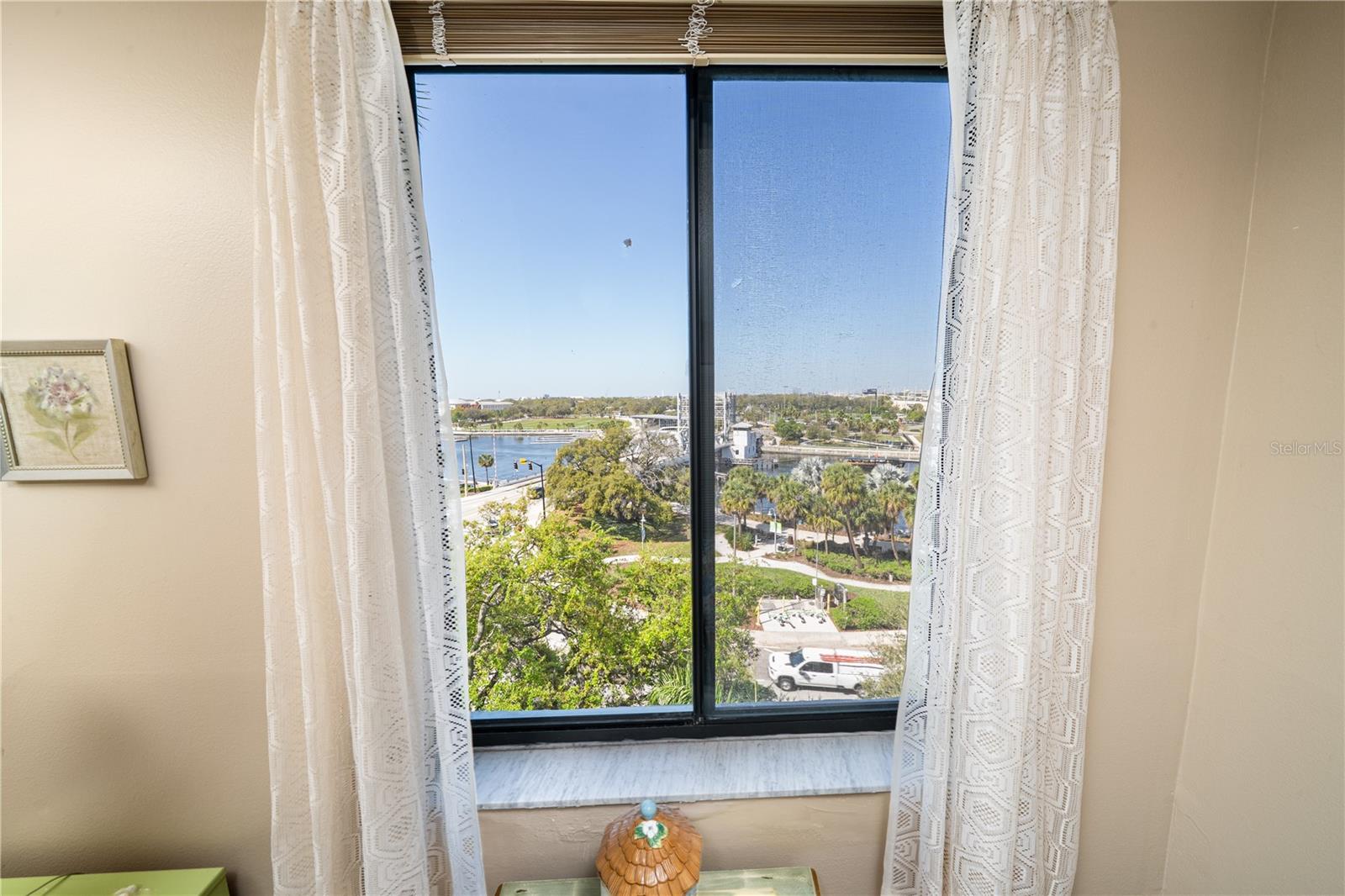 Image 19 of 41 For 201 Laurel Street 712