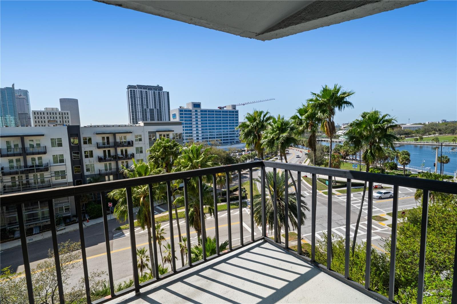 Image 4 of 41 For 201 Laurel Street 712