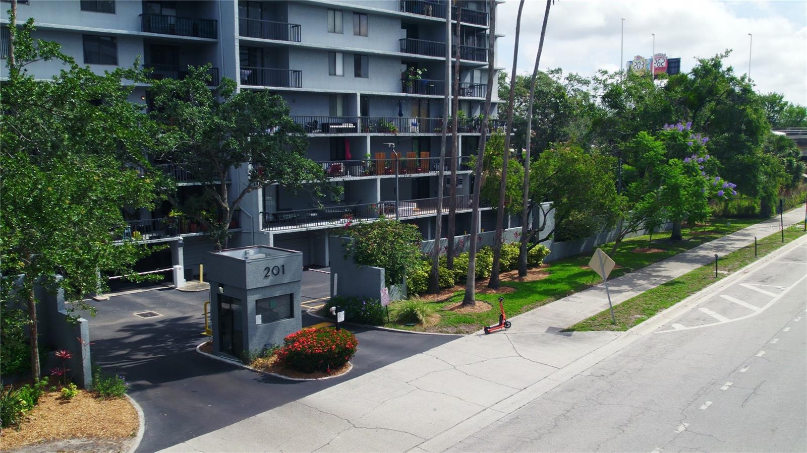 Image 24 of 60 For 201 Laurel Street 701