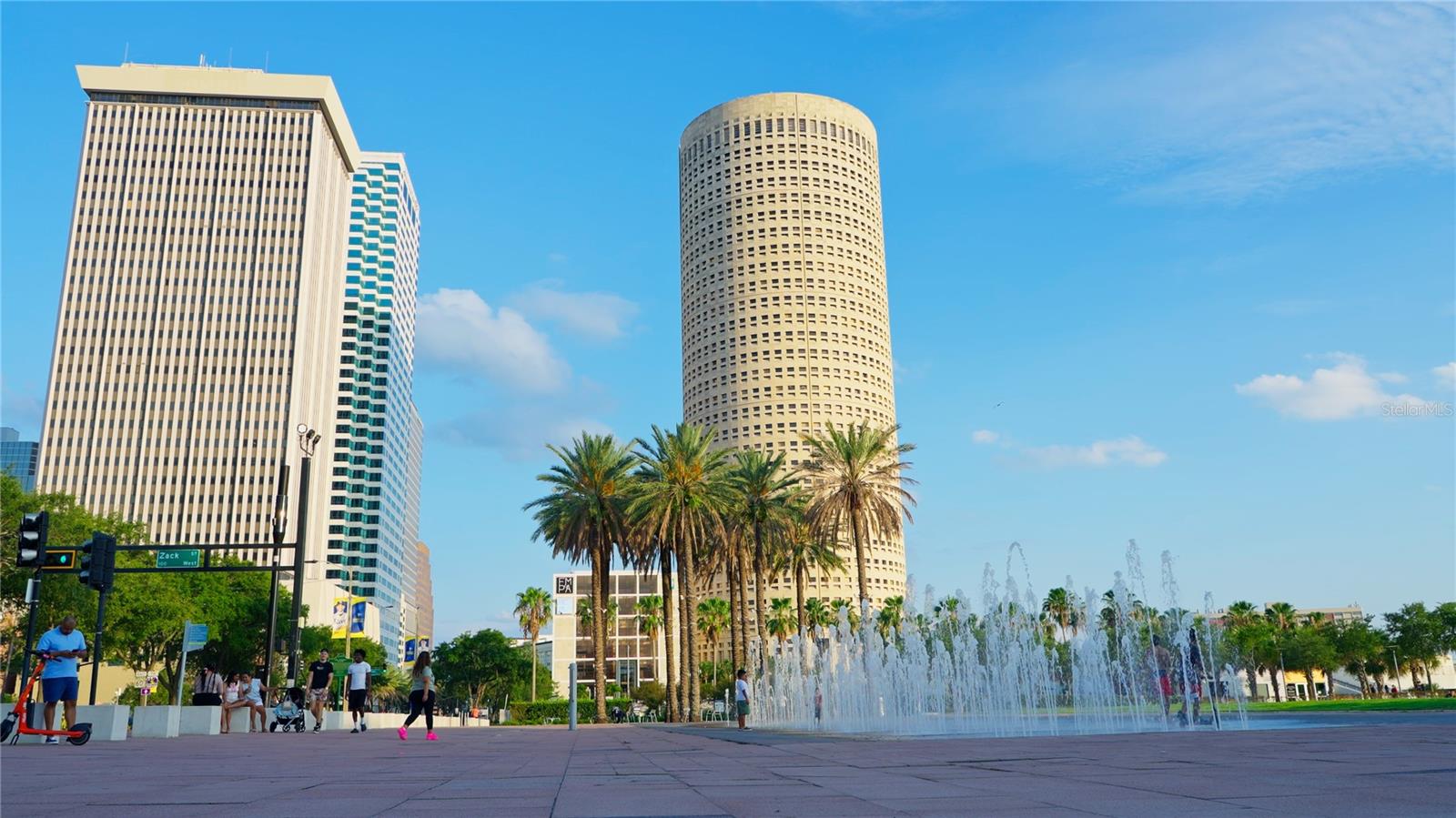 Image 32 of 60 For 201 Laurel Street 701