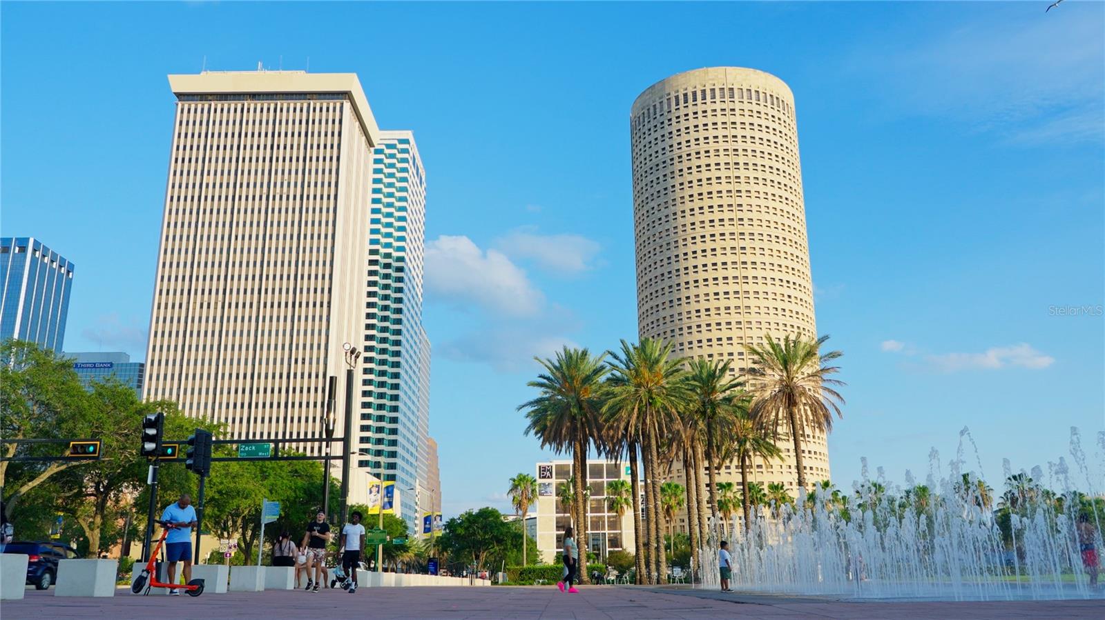 Image 33 of 60 For 201 Laurel Street 701