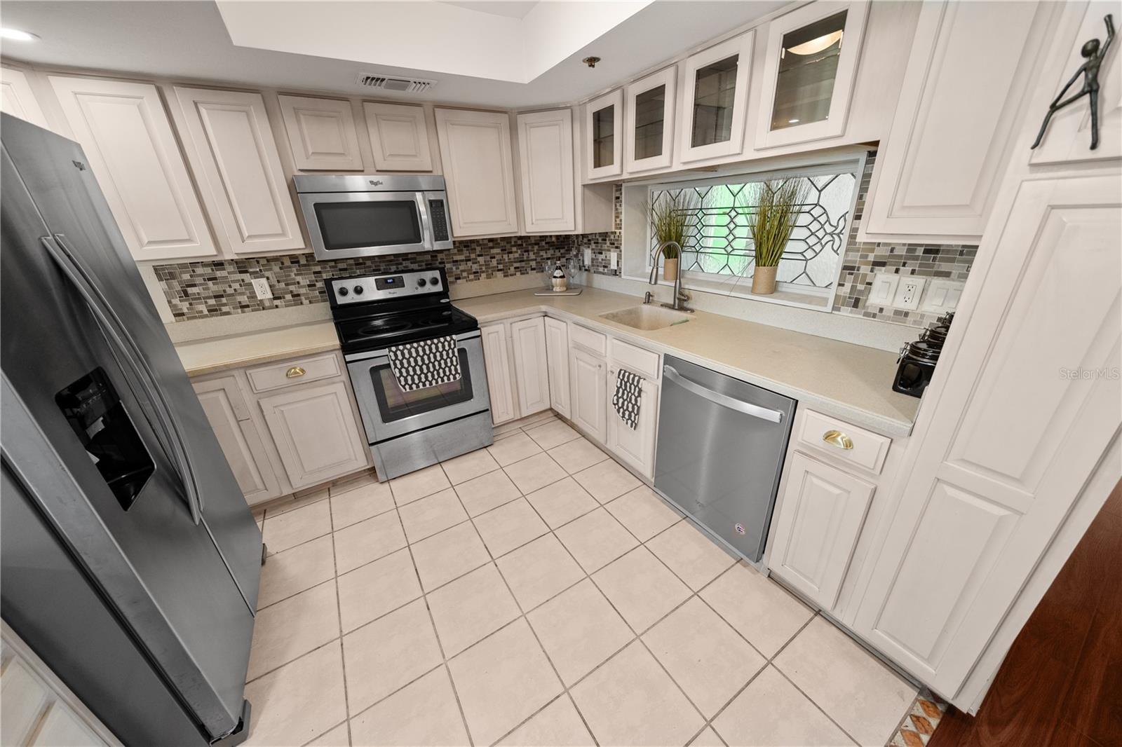 Image 4 of 60 For 201 Laurel Street 701