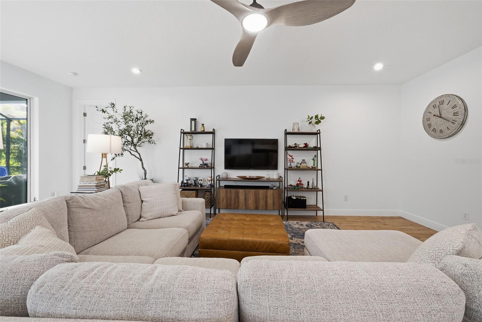 Image 7 of 72 For 5909 Silver Sun Drive