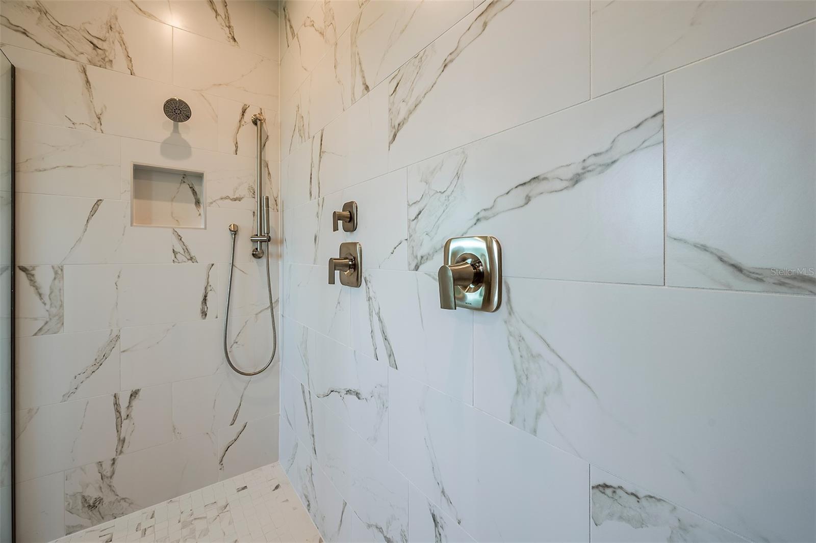 Image 18 of 50 For 18607 Arbor Vista Drive