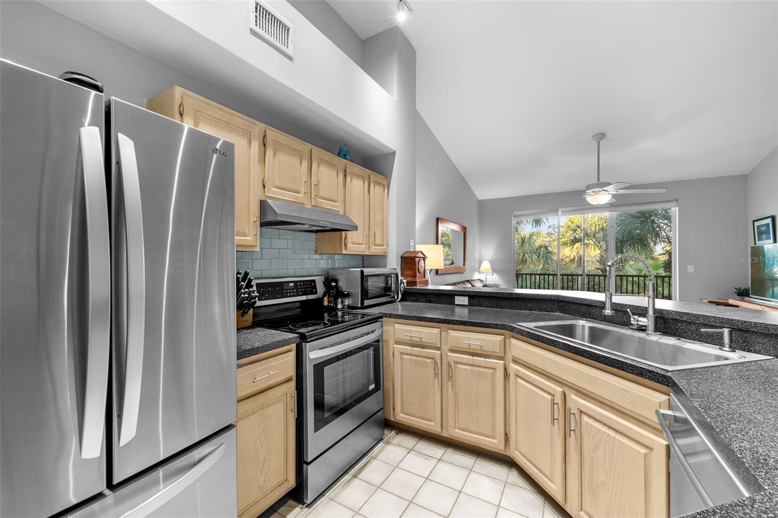 Listing photo id 11 for 1037 Normandy Trace Road 1037