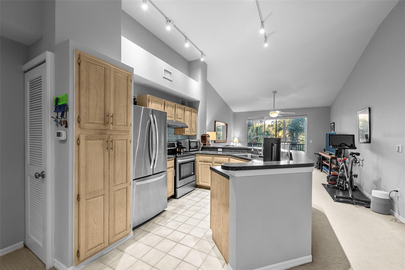 Listing photo id 12 for 1037 Normandy Trace Road 1037