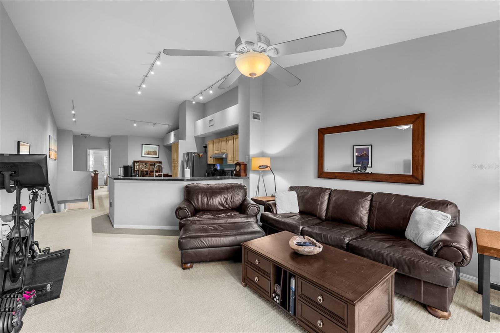 Listing photo id 17 for 1037 Normandy Trace Road 1037