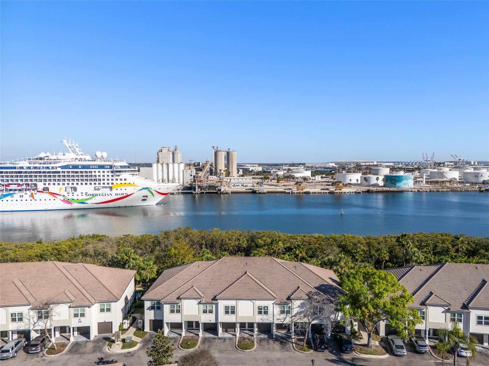 Listing photo id 0 for 1037 Normandy Trace Road 1037