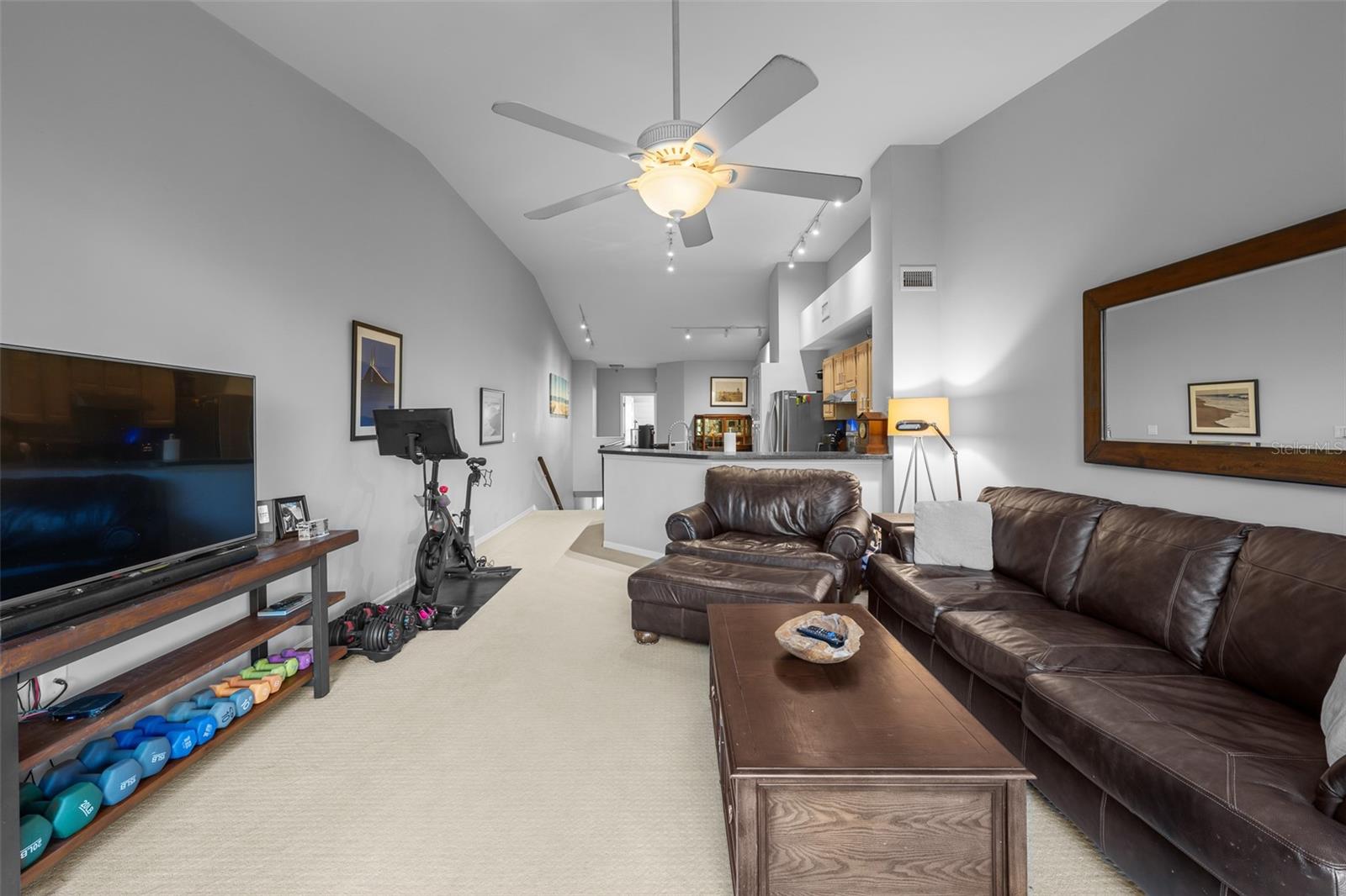 Listing photo id 19 for 1037 Normandy Trace Road 1037