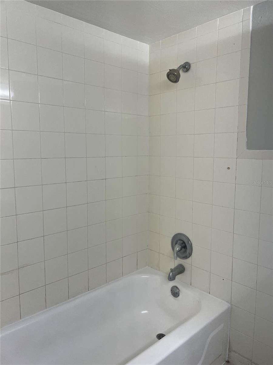 Image 12 of 16 For 5825 Elm Street