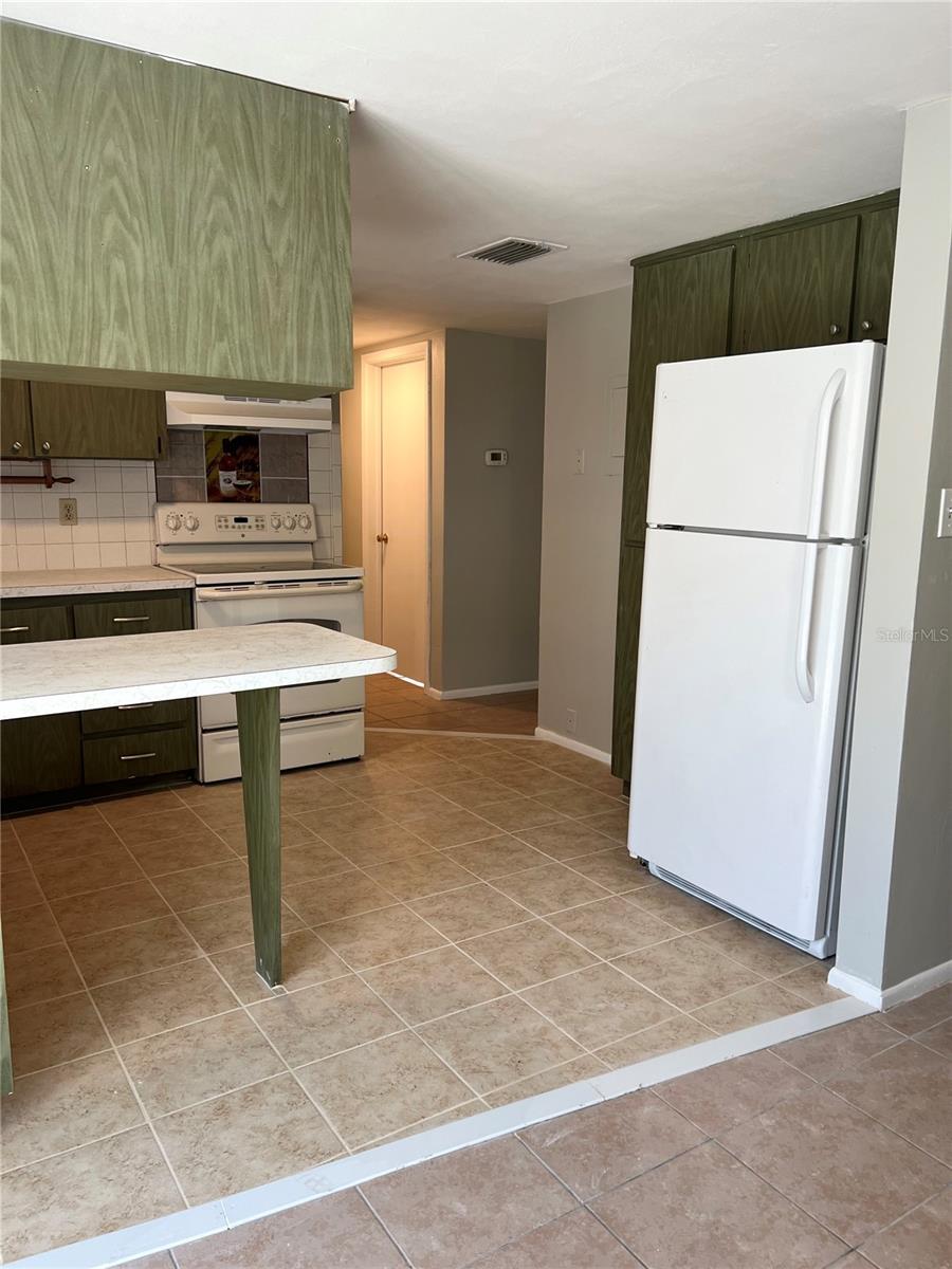 Image 4 of 16 For 5825 Elm Street