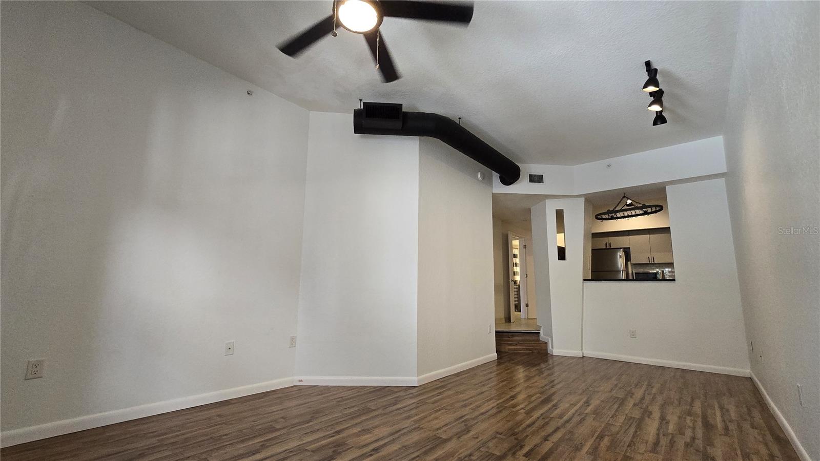 Image 15 of 54 For 520 Armenia Avenue 1238