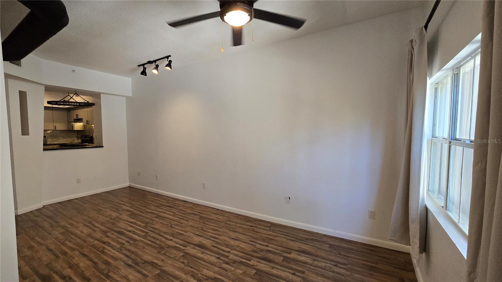 Image 17 of 54 For 520 Armenia Avenue 1238