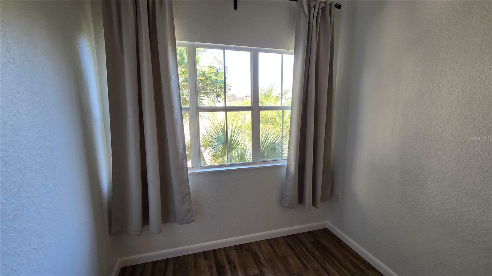 Image 27 of 54 For 520 Armenia Avenue 1238