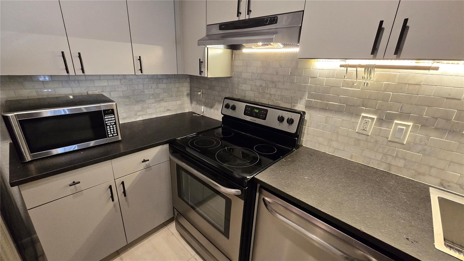 Image 5 of 54 For 520 Armenia Avenue 1238