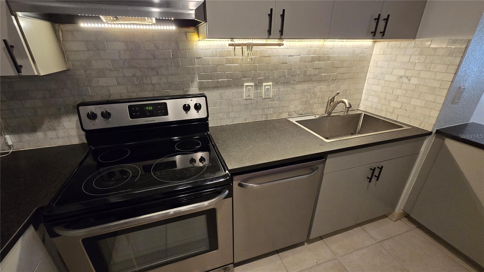 Image 7 of 54 For 520 Armenia Avenue 1238