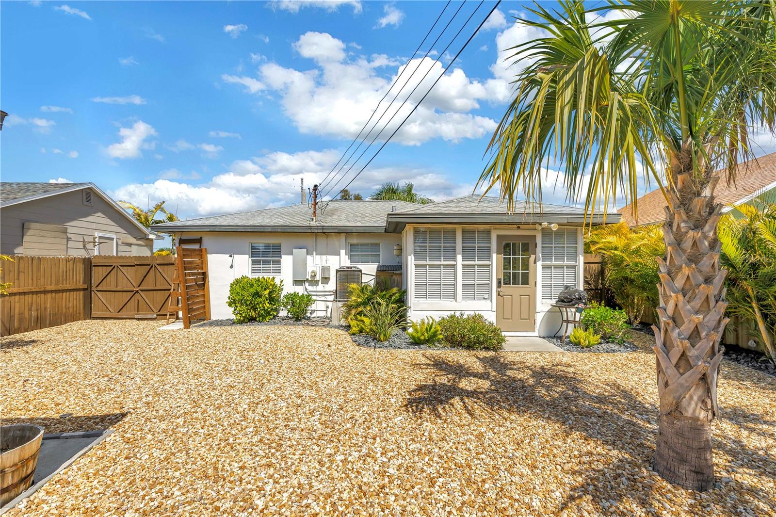 Image 21 of 33 For 14066 Marguerite Drive