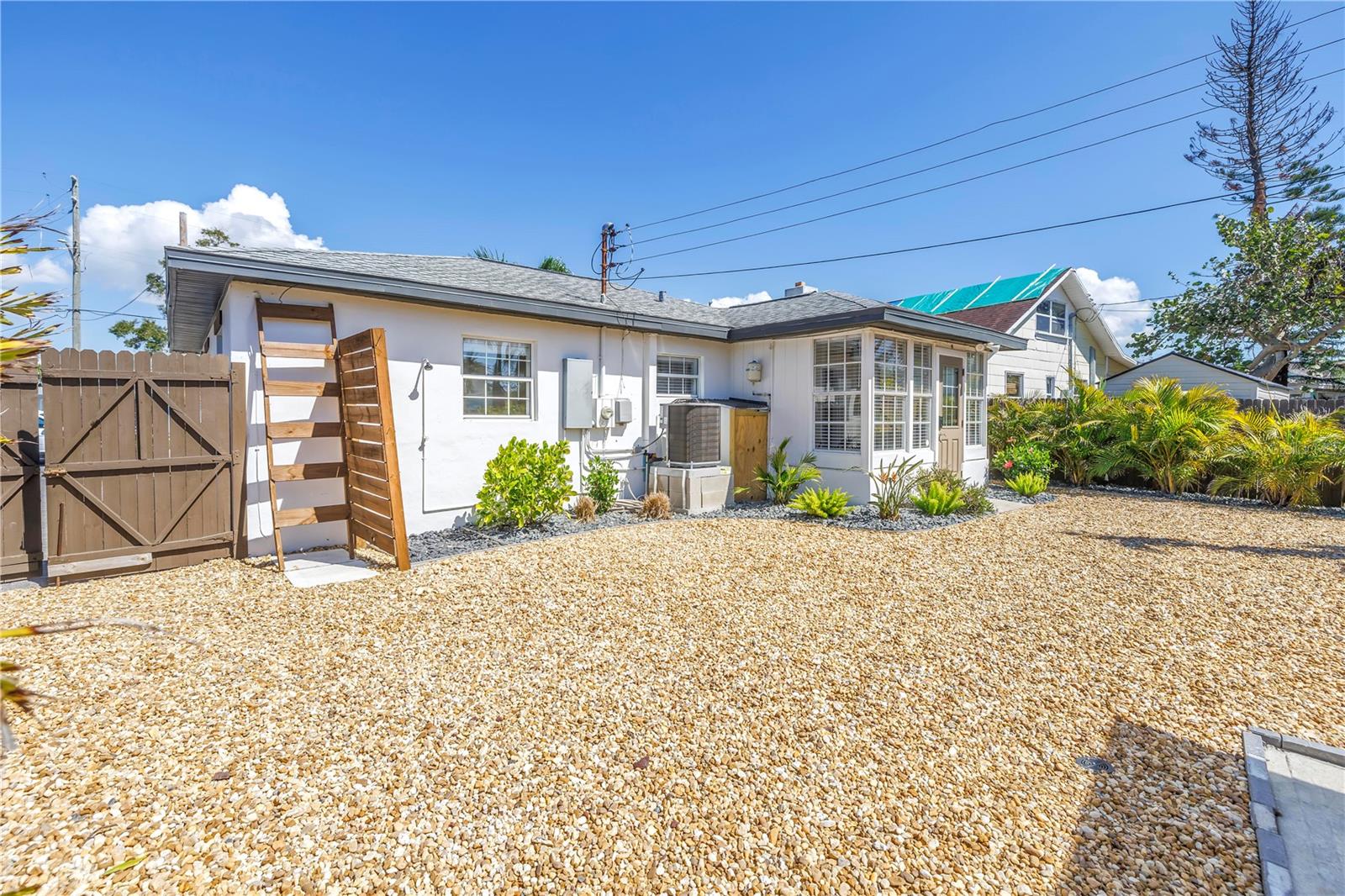 Image 22 of 33 For 14066 Marguerite Drive