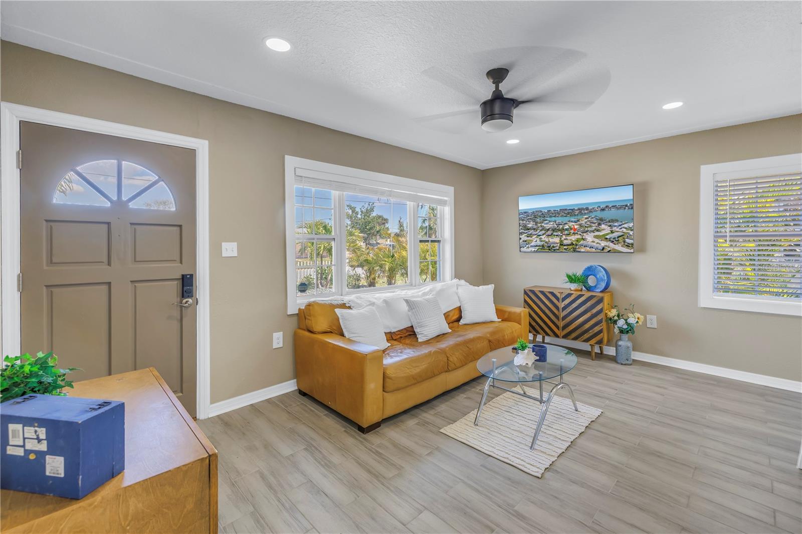 Image 5 of 33 For 14066 Marguerite Drive