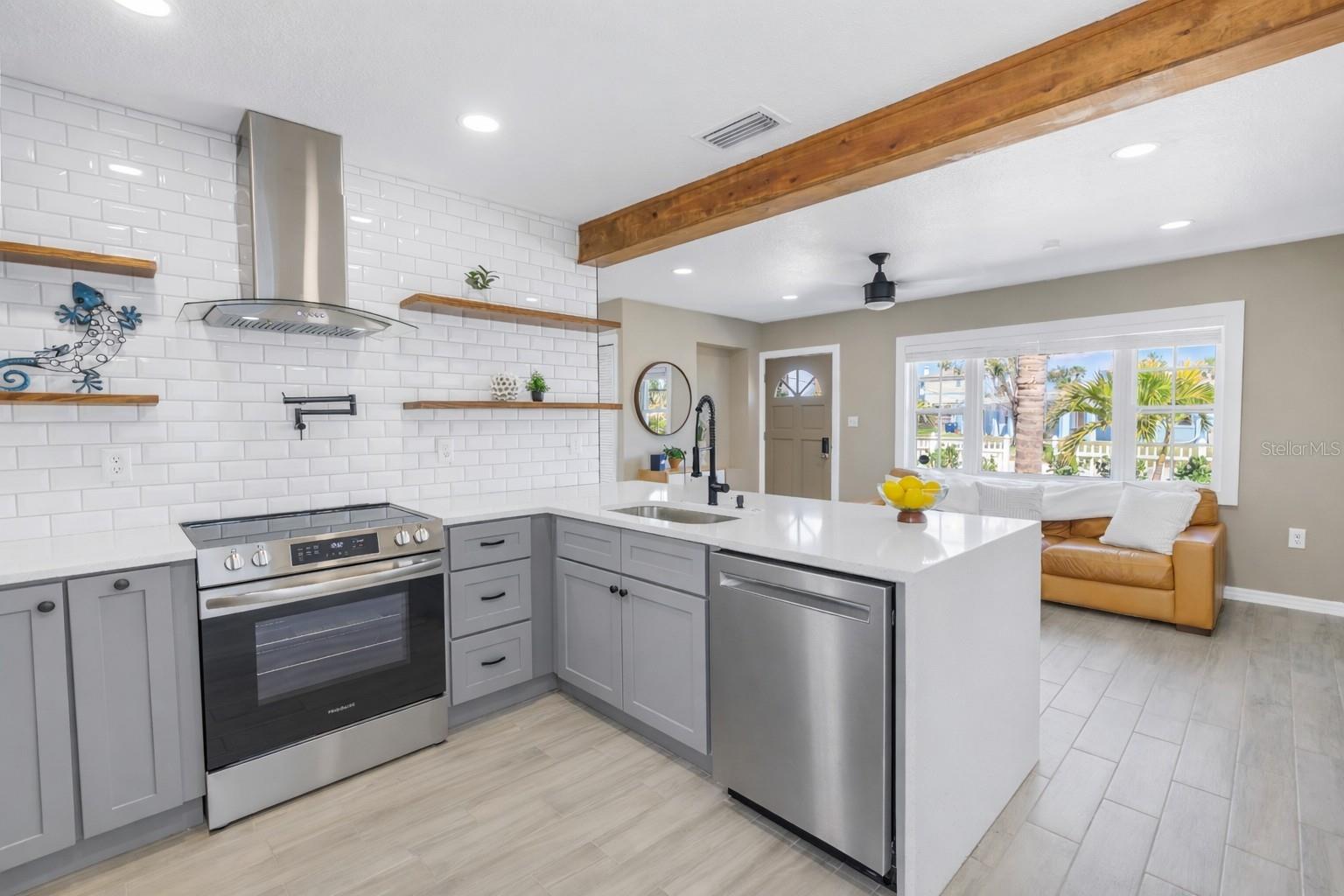 Image 9 of 33 For 14066 Marguerite Drive