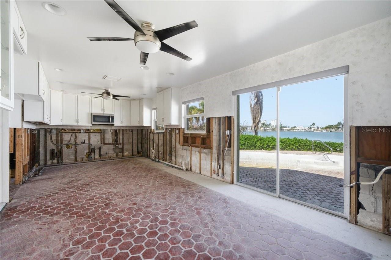 Image 21 of 41 For 411 55th Avenue