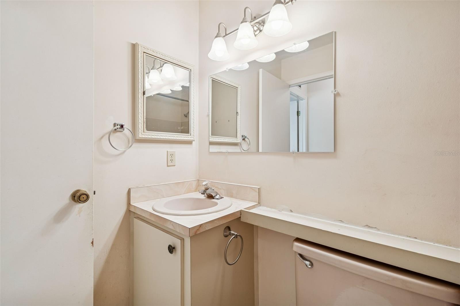 Image 14 of 74 For 4801 Ridge Point Drive