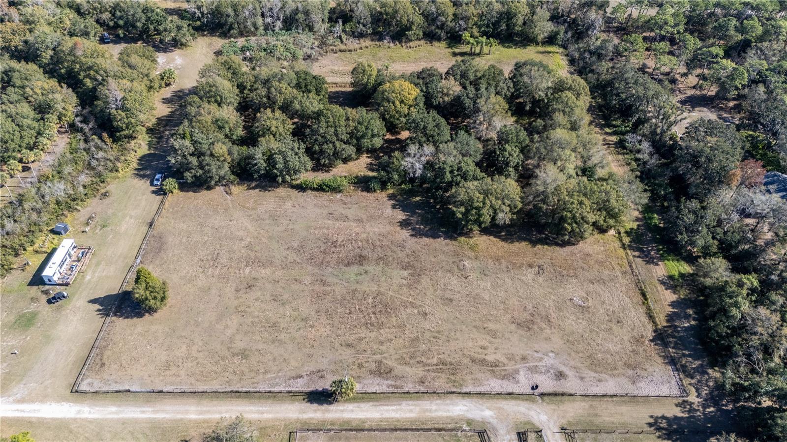 Listing photo id 3 for 11560 Tarpon Springs