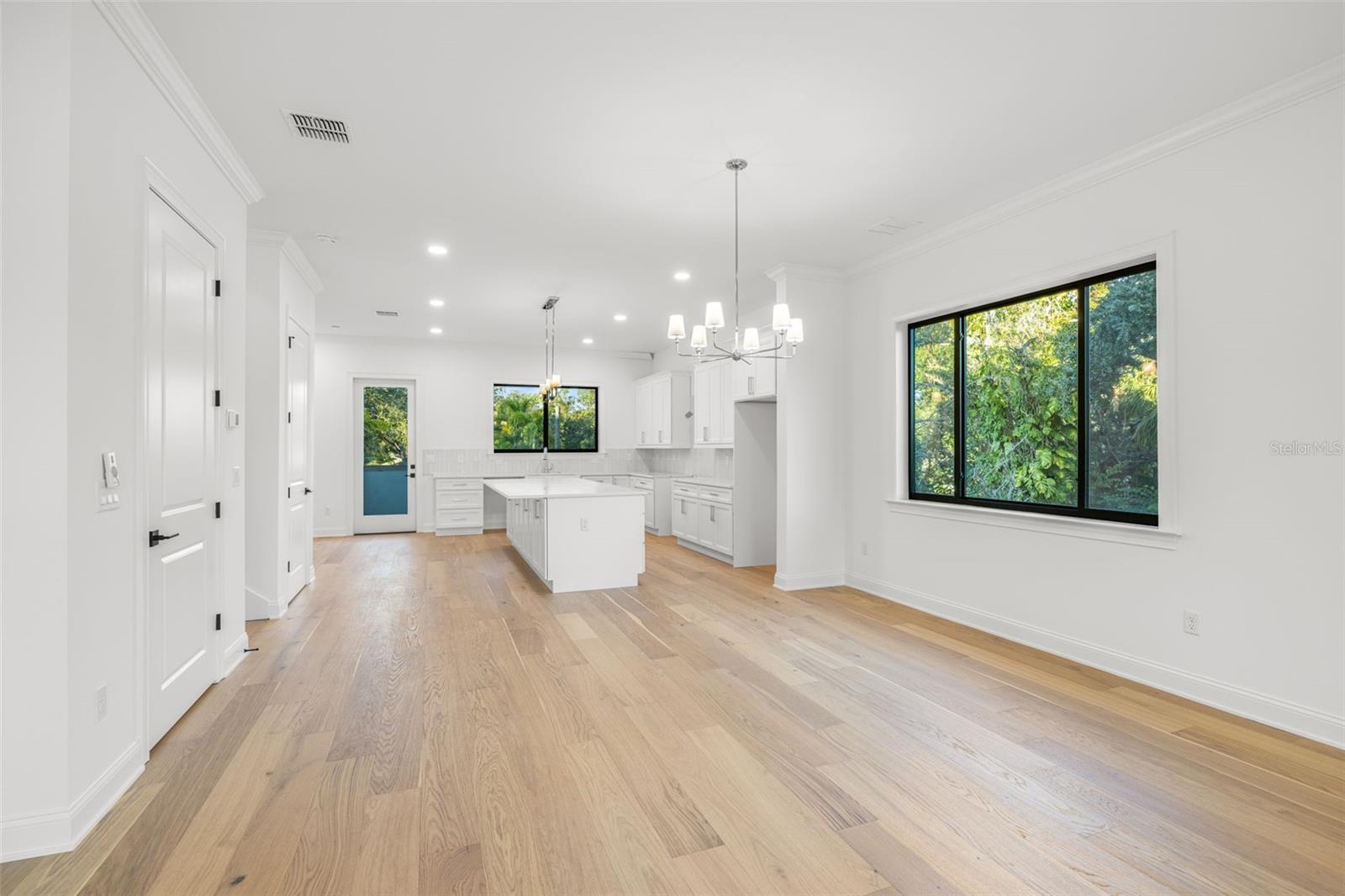 Image 10 of 26 For 4509 North A Street 1