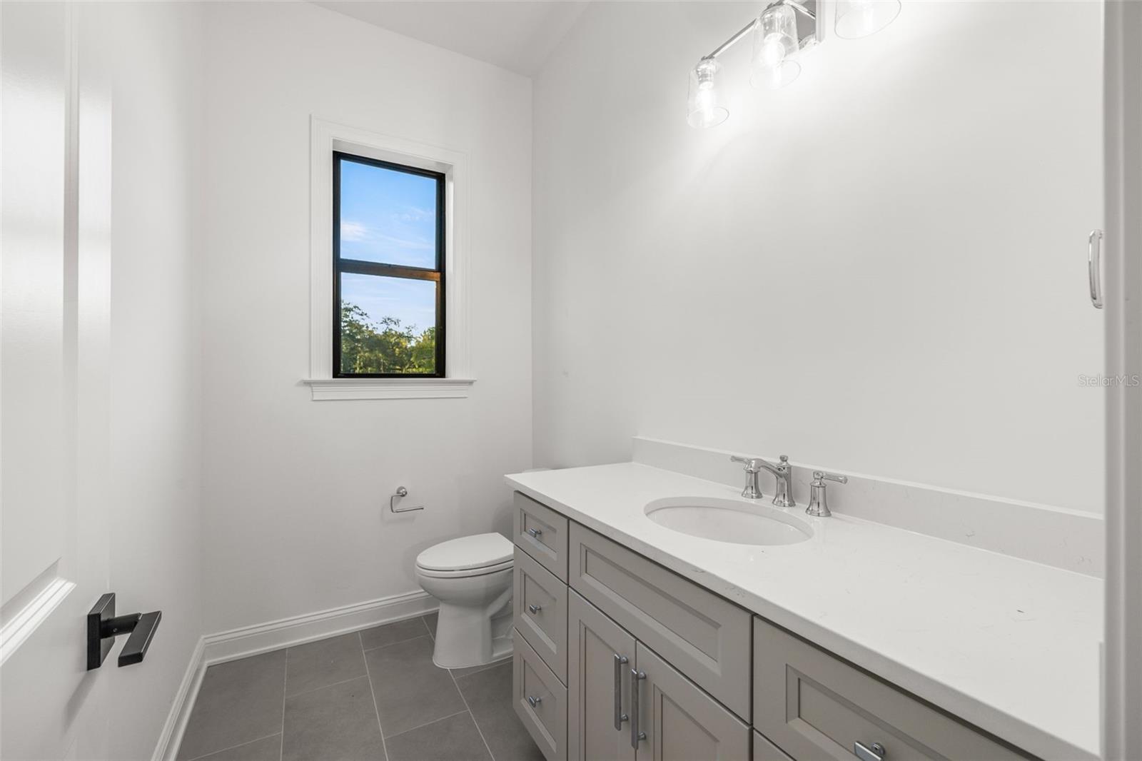 Image 16 of 26 For 4509 North A Street 1