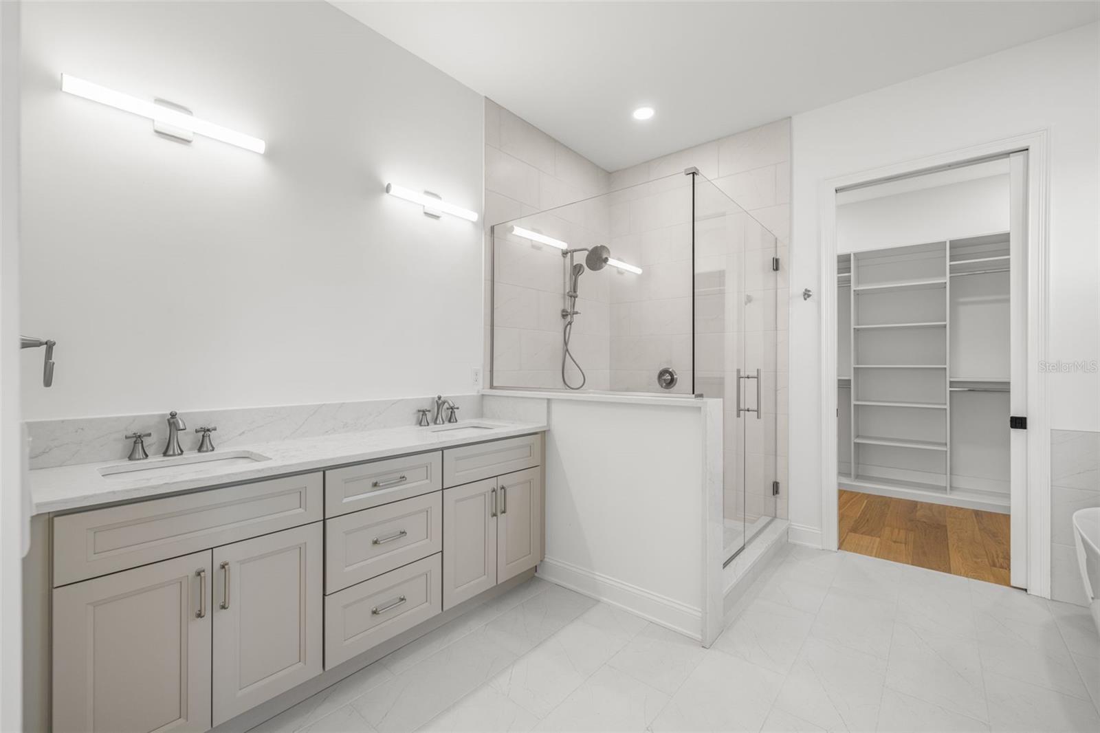 Image 19 of 26 For 4509 North A Street 1