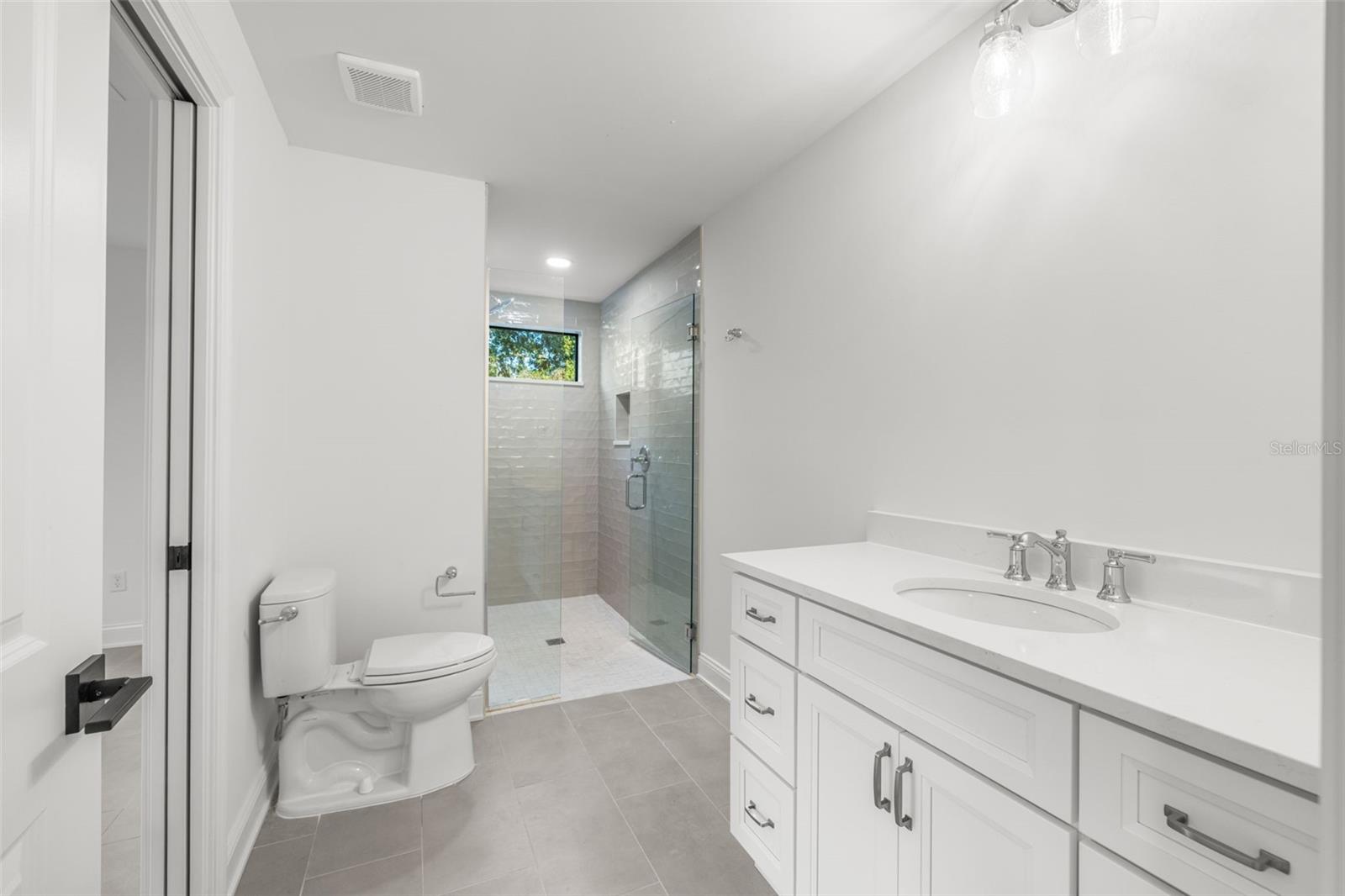 Image 6 of 26 For 4509 North A Street 1