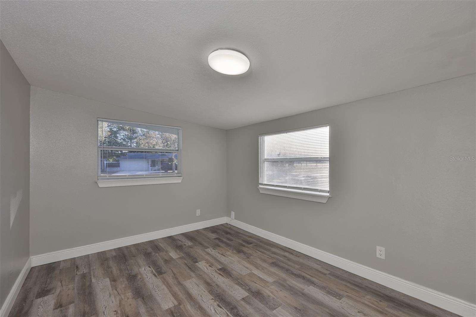 Image 7 of 33 For 5620 Harding Boulevard Ne