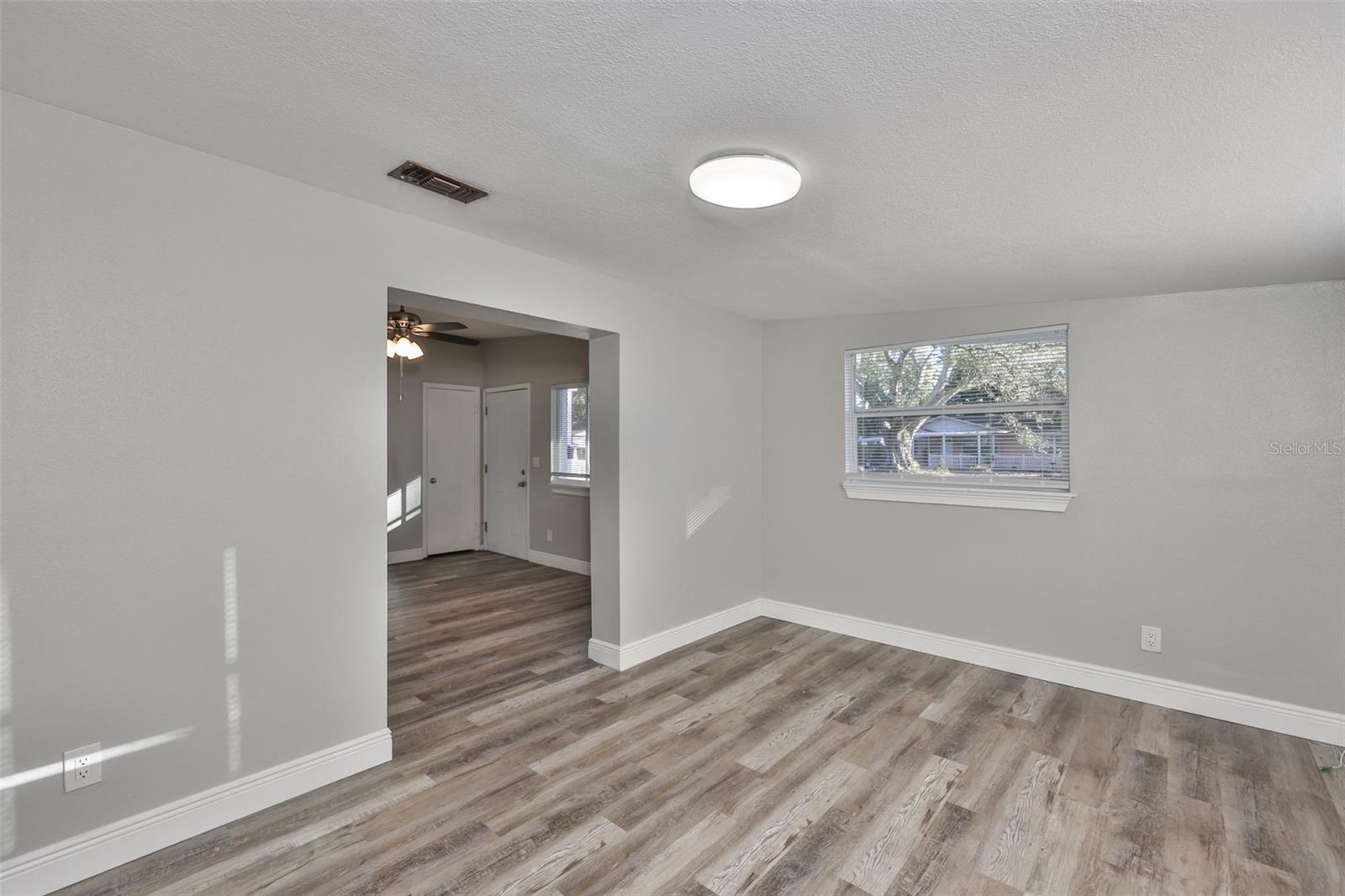 Image 8 of 33 For 5620 Harding Boulevard Ne