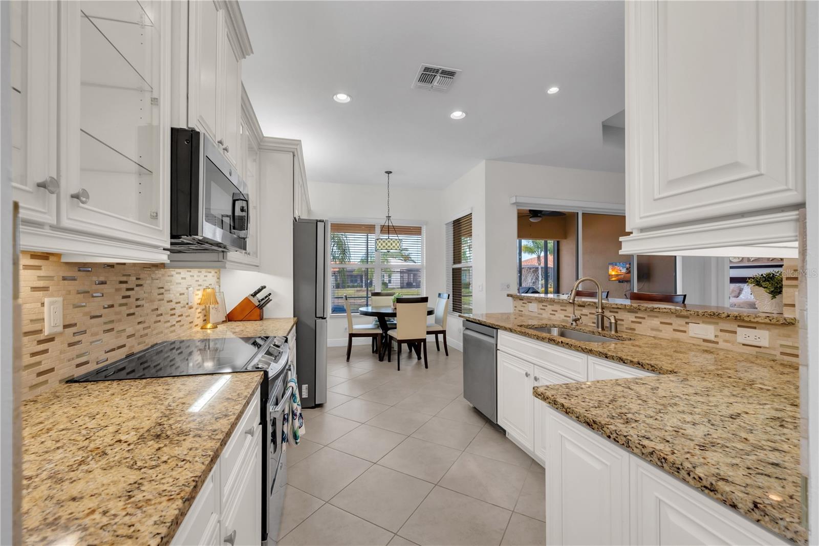 Listing photo id 16 for 16133 Coquina Bay Lane