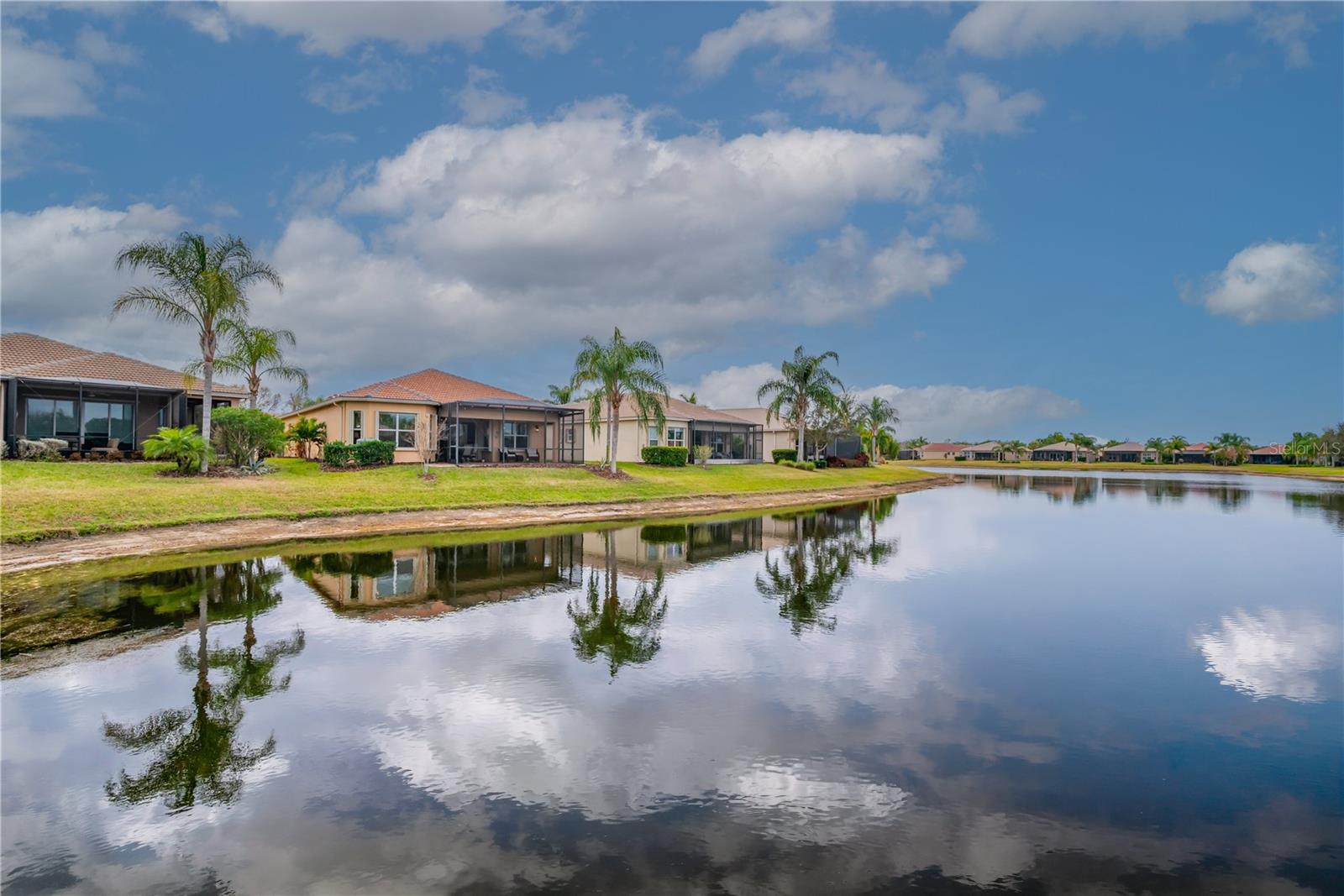 Listing photo id 37 for 16133 Coquina Bay Lane
