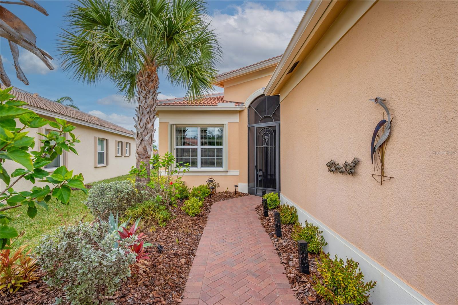 Listing photo id 3 for 16133 Coquina Bay Lane