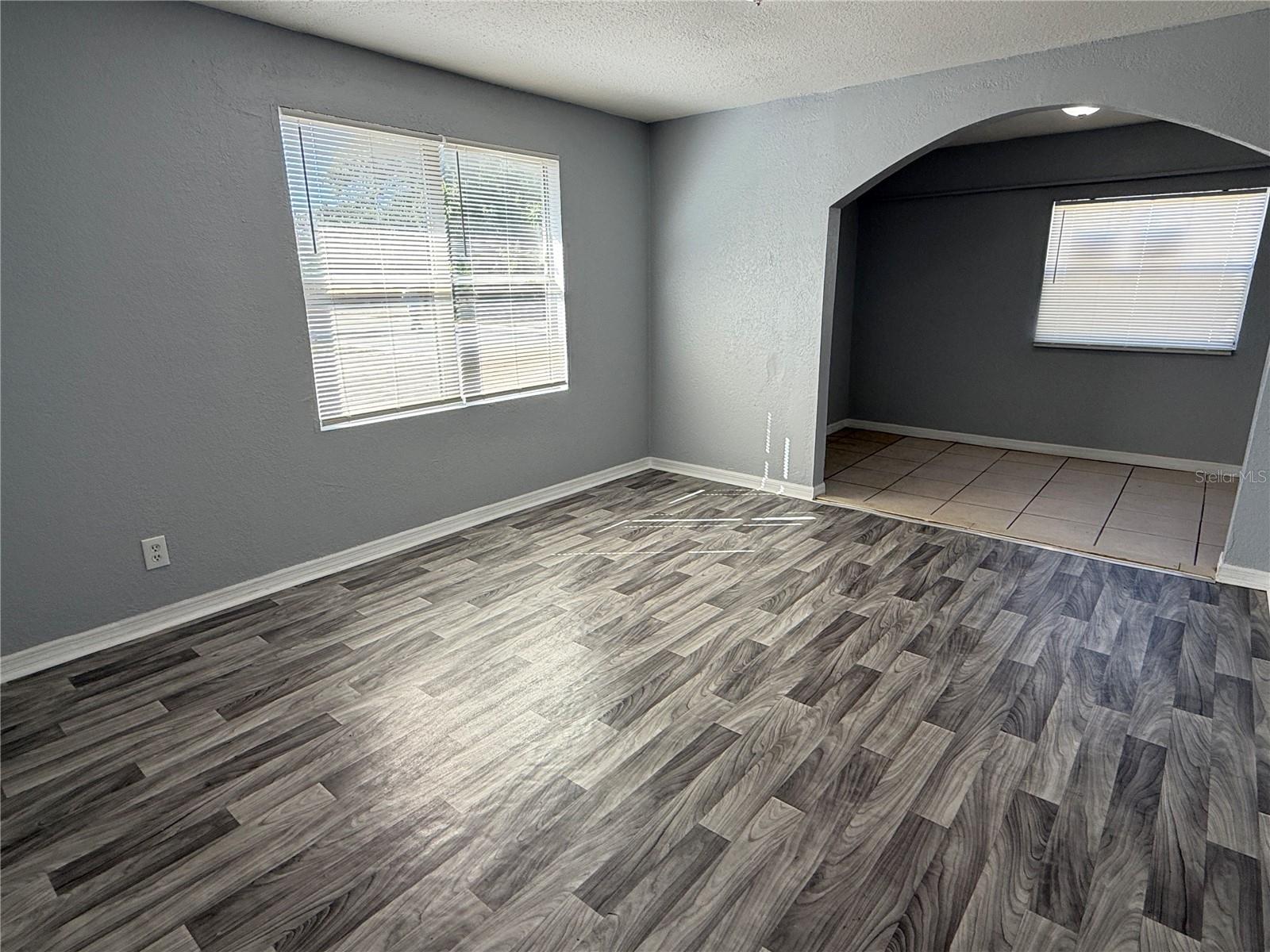 Image 3 of 11 For 226 Avenue S Ne