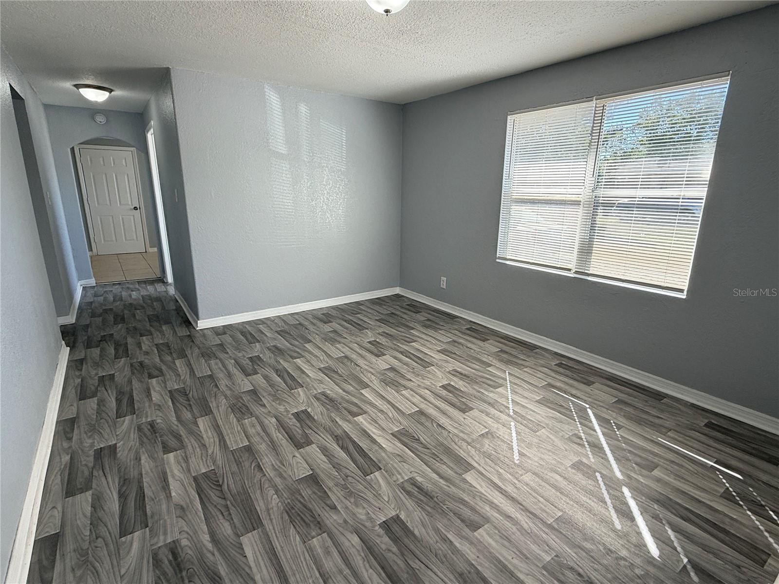 Image 4 of 11 For 226 Avenue S Ne