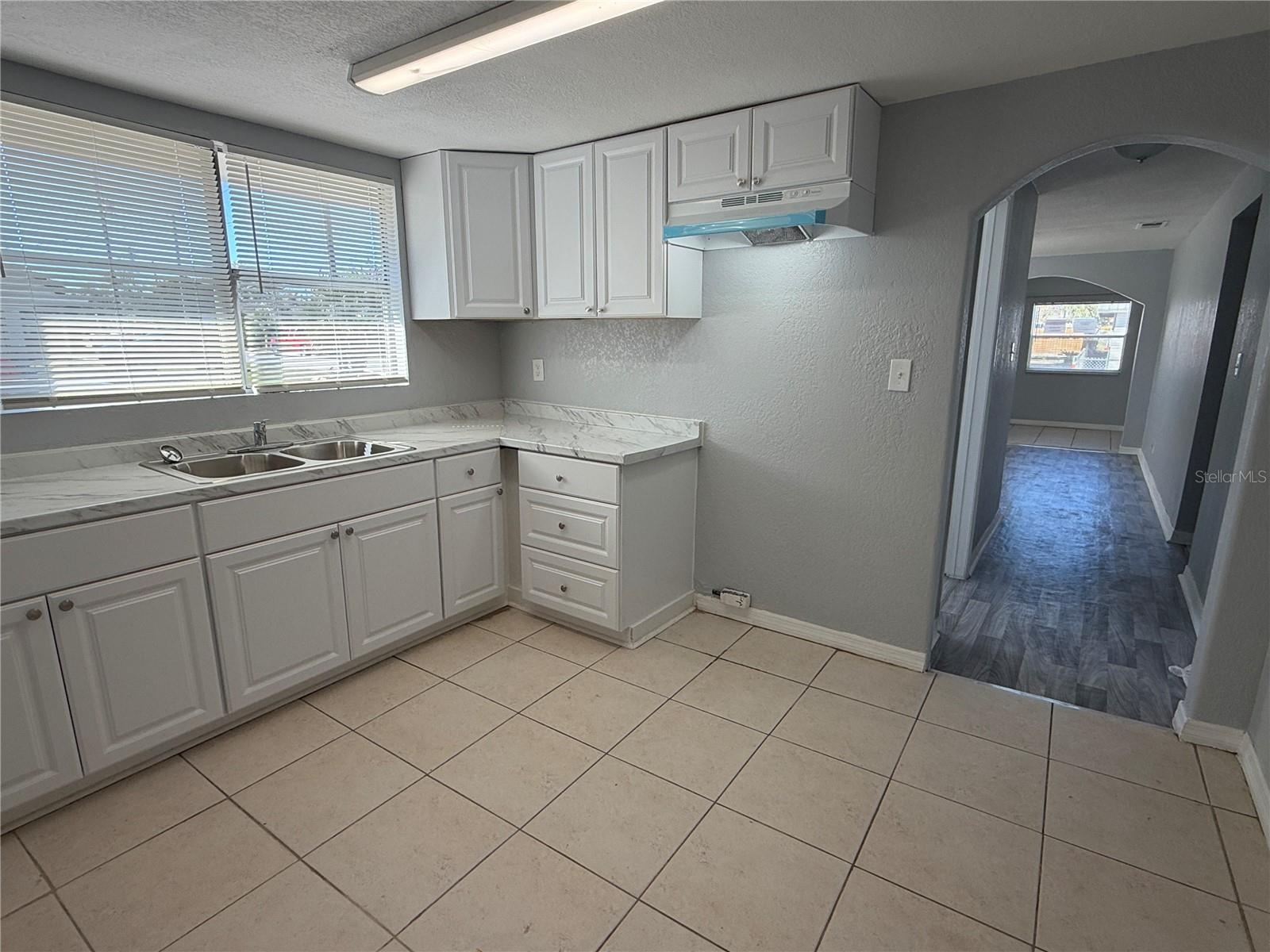 Image 5 of 11 For 226 Avenue S Ne