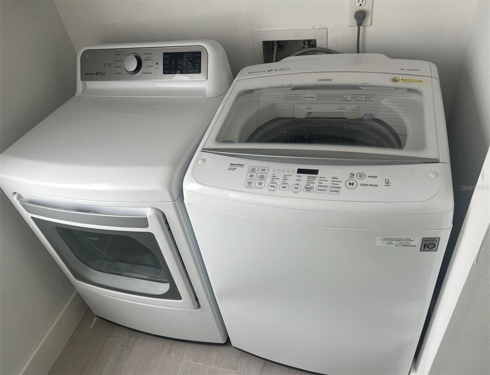 Listing photo id 13 for 12824 Dunhill Drive