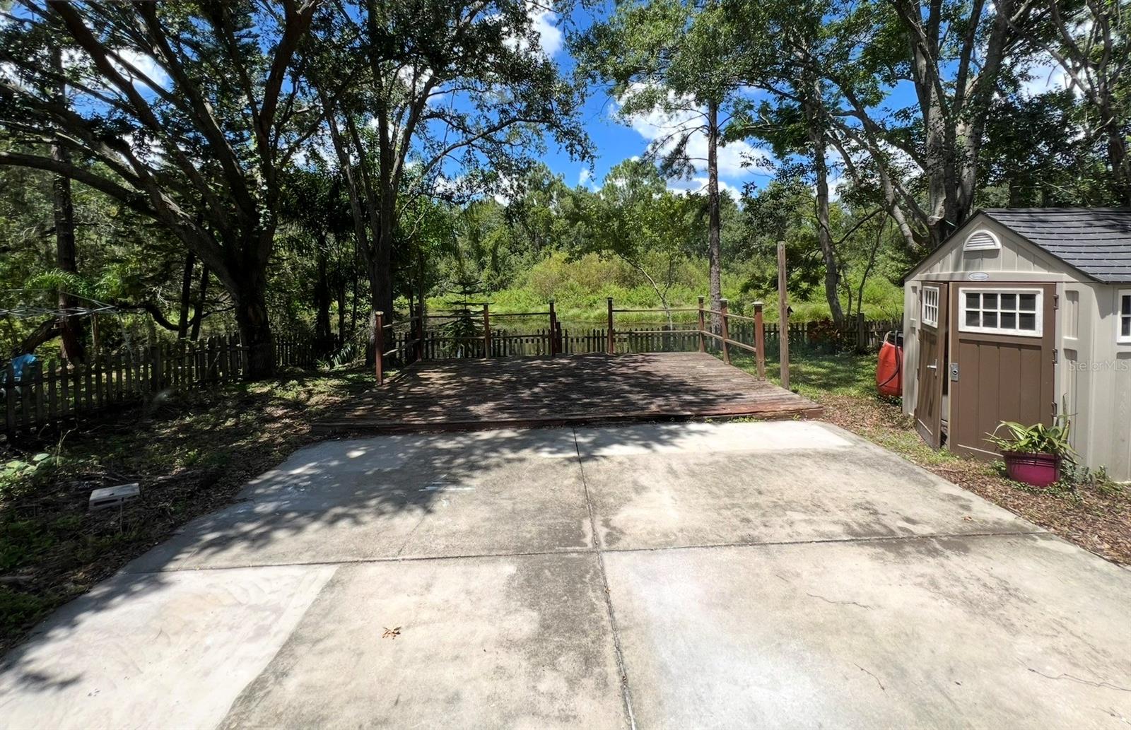 Listing photo id 14 for 12824 Dunhill Drive