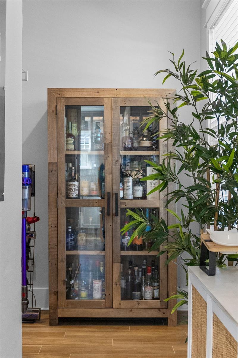 Image 14 of 67 For 1506 Knollwood Street