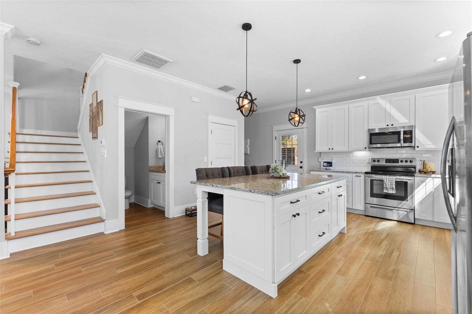 Image 17 of 67 For 1506 Knollwood Street