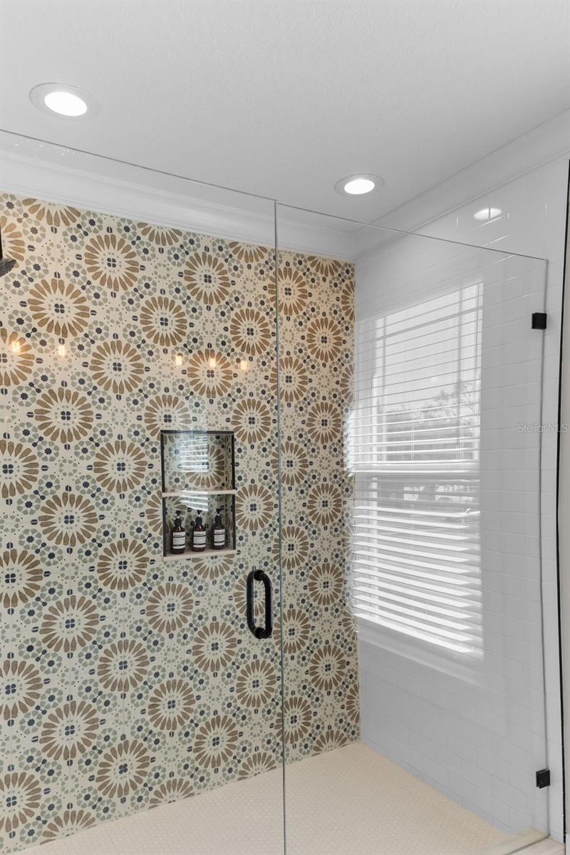 Image 32 of 67 For 1506 Knollwood Street