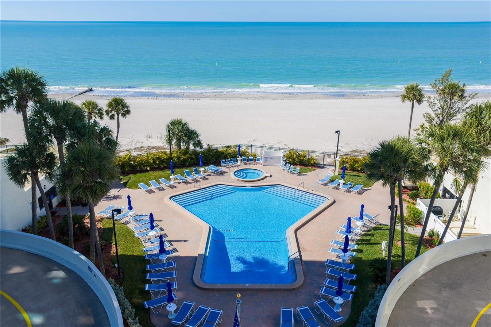 Image 34 of 57 For 14950 Gulf Boulevard 906