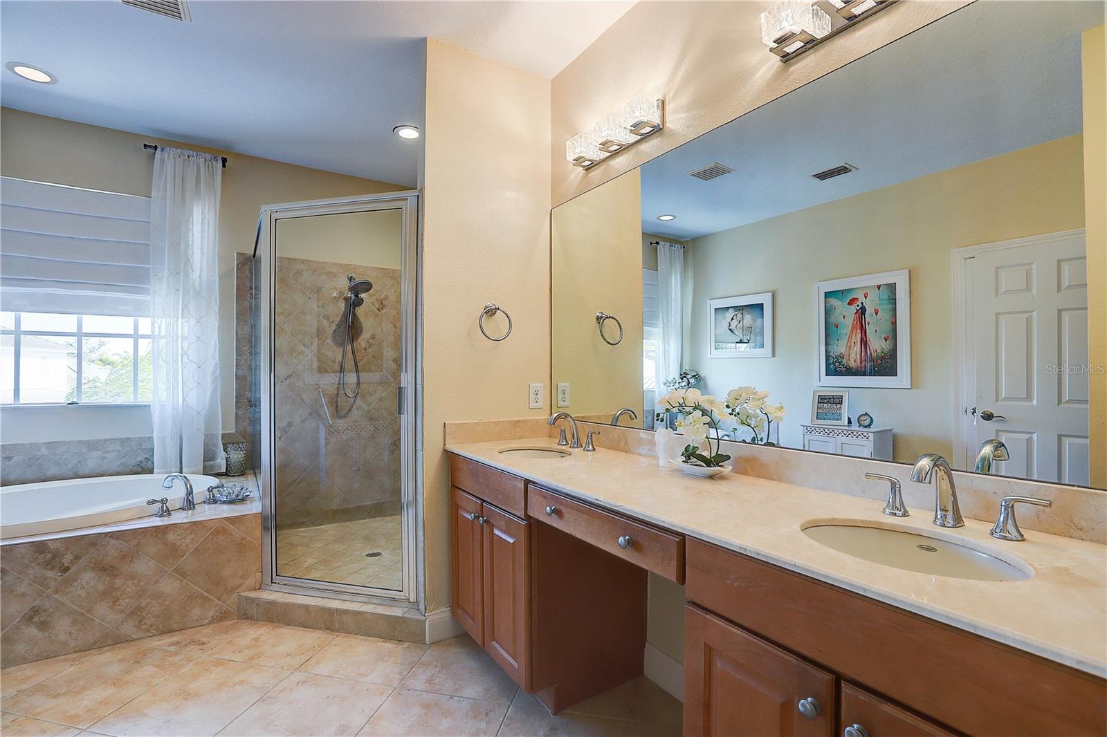 Image 33 of 50 For 5518 Luminar Pointe Lane