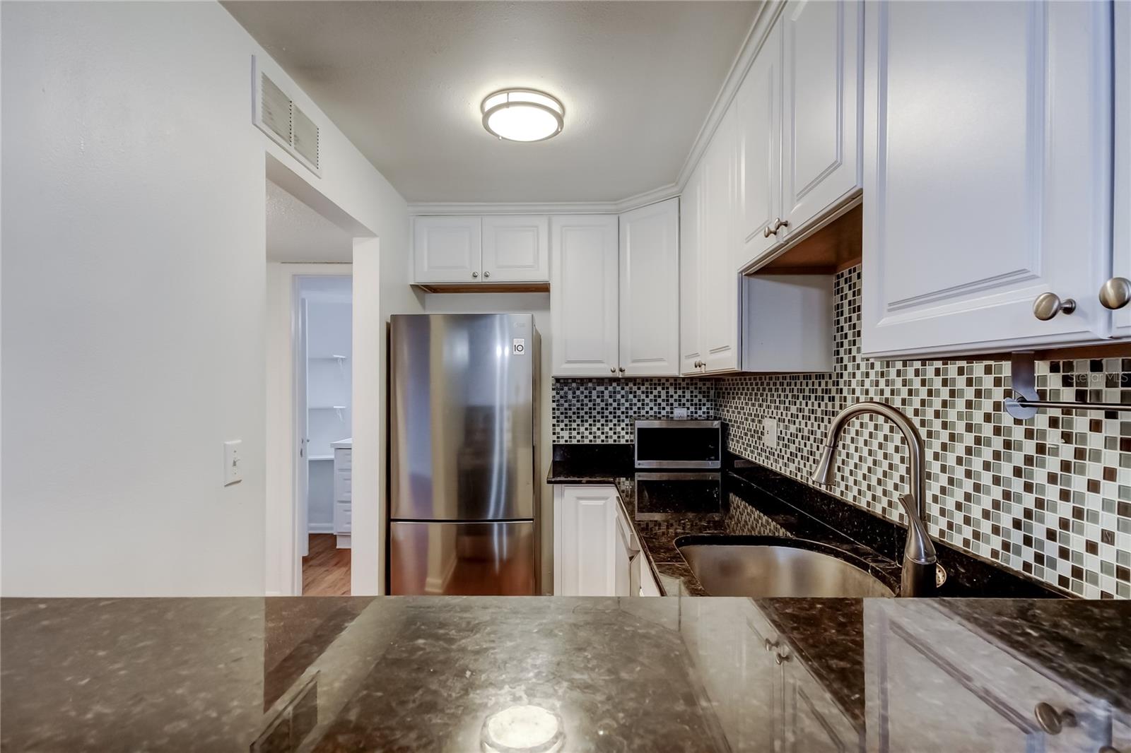 Image 6 of 15 For 2302 S Manhatan Avenue 310